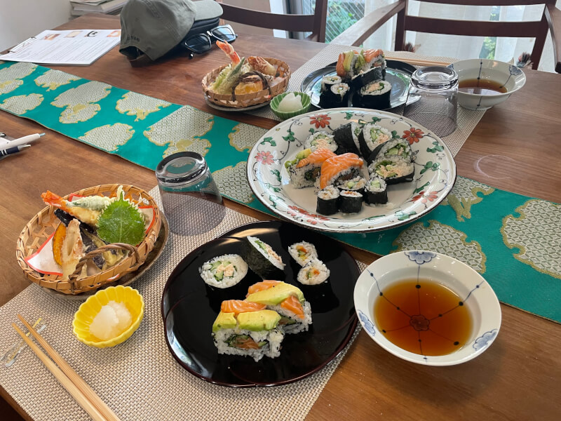 Let's enjoy making the authentic Sushi rolls and Tempura! Homestay-like small group lesson!