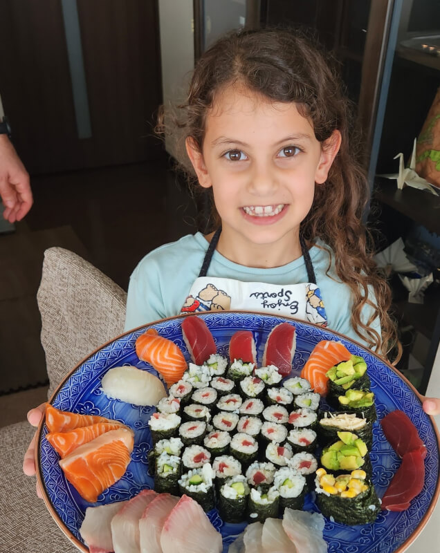 Take pictures with your own sushi