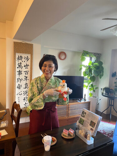 host-Ayumi