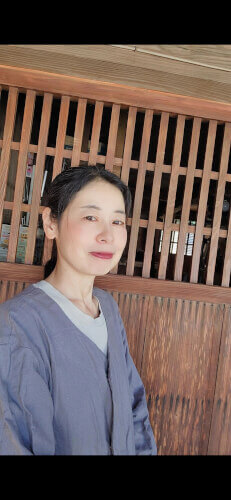 host-Yoko