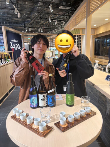 host-Tomoya