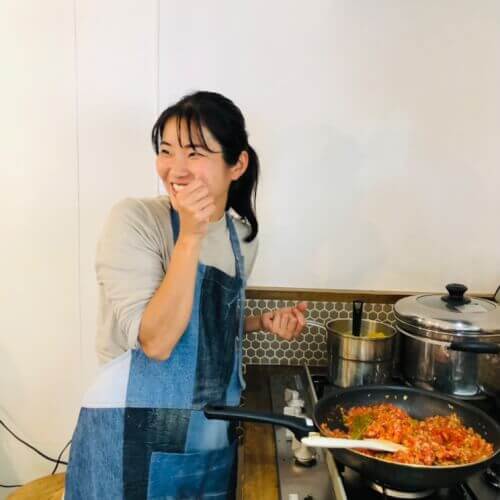 host-Akiko