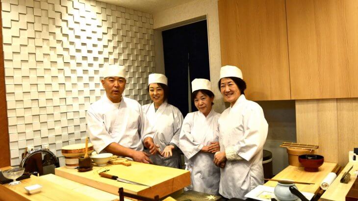 寿司割烹を営む寿司職人が、airKitchenのホスト向けに本格お寿司作り体験を開催しました！